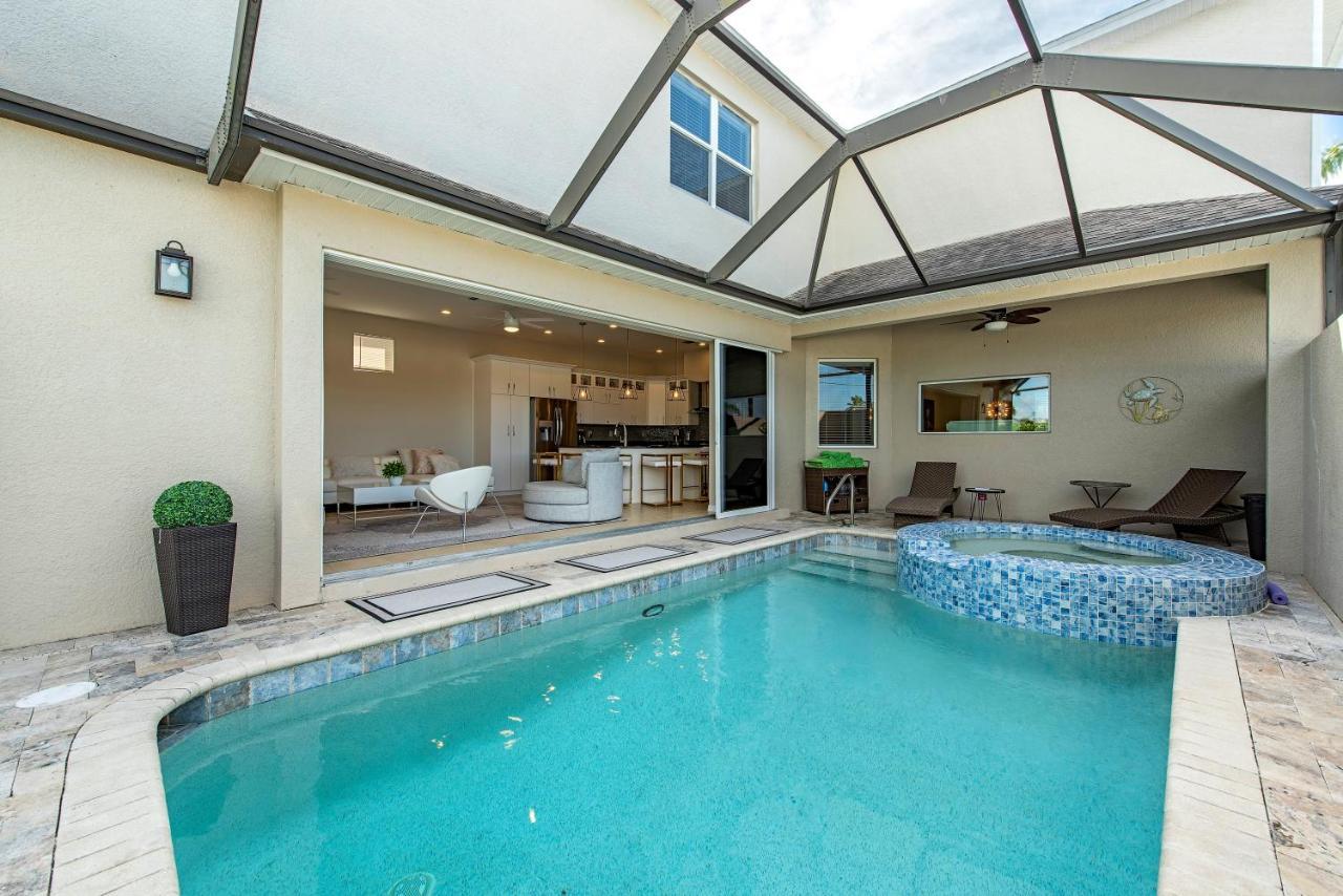 Vacation Home With Pool. 4 Bedrooms. Sleeps 10 Naples Exterior photo