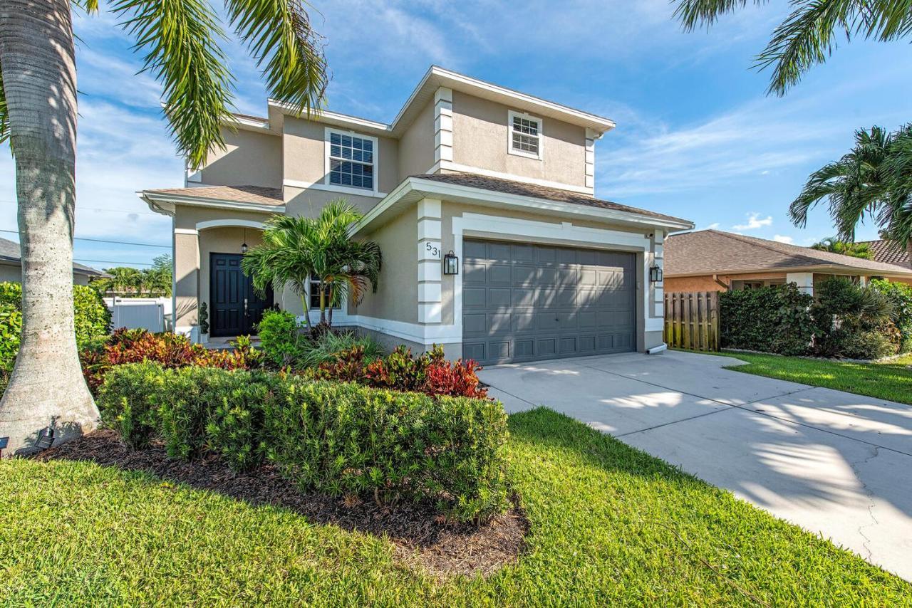Vacation Home With Pool. 4 Bedrooms. Sleeps 10 Naples Exterior photo